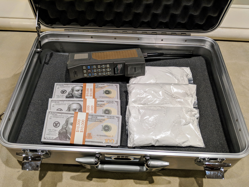 Illustration for article titled This Guy Got Stopped By TSA For Trying To Bring Fake Drugs Onto The Plane For Radwood
